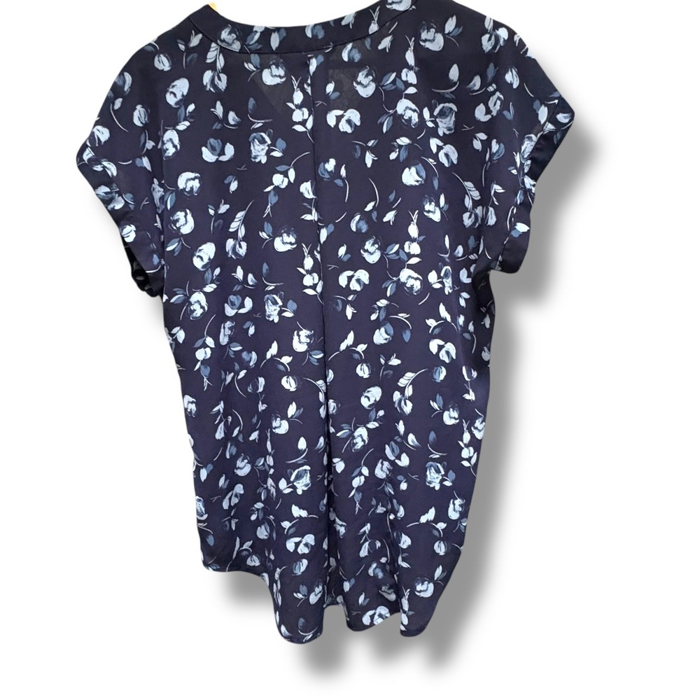 Navy & White Floral Print Cap Sleeve V-Neck Simply‎ Vera Top Sz Large - Picture 2 of 5